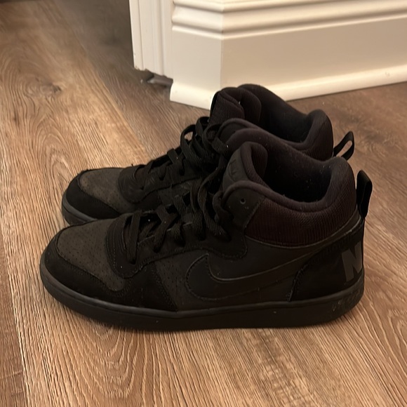 Nike Court Borough Mid GS 'Triple Black' - Picture 3 of 6